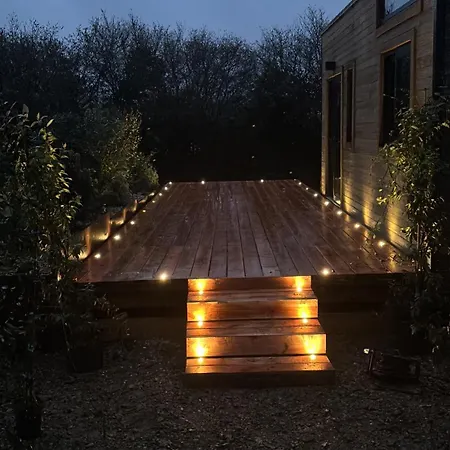 Tiny House Au Coeur D'une Petite Cite De Caractere A