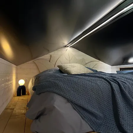 Tiny House Au Coeur D'une Petite Cite De Caractere A Luxusní stan Saulges